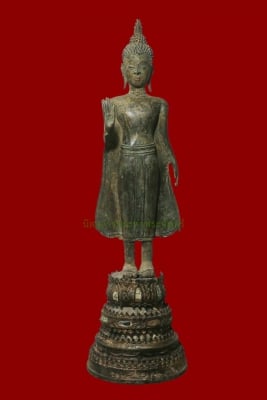 พระพุทธรูปยืนปางห้ามญาติสมัยอยุธยา ยุคราชวงศ์บ้านพลูหลวง พุทธศตวรรษที่ ๒๒-๒๓ เนื้อสัมฤทธิ์