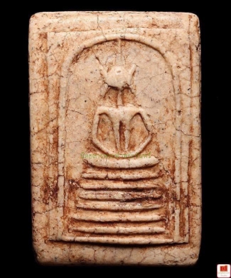 สมเด็จเกศไชโย พิมพ์ 6 ชั้นไหล่ตรง (ชำรุด)