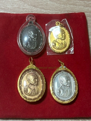 เหรียญปล้องอ้อย กะไหล่ เงิน ทอง นาค ทองแดงรมดำ 4 องค์